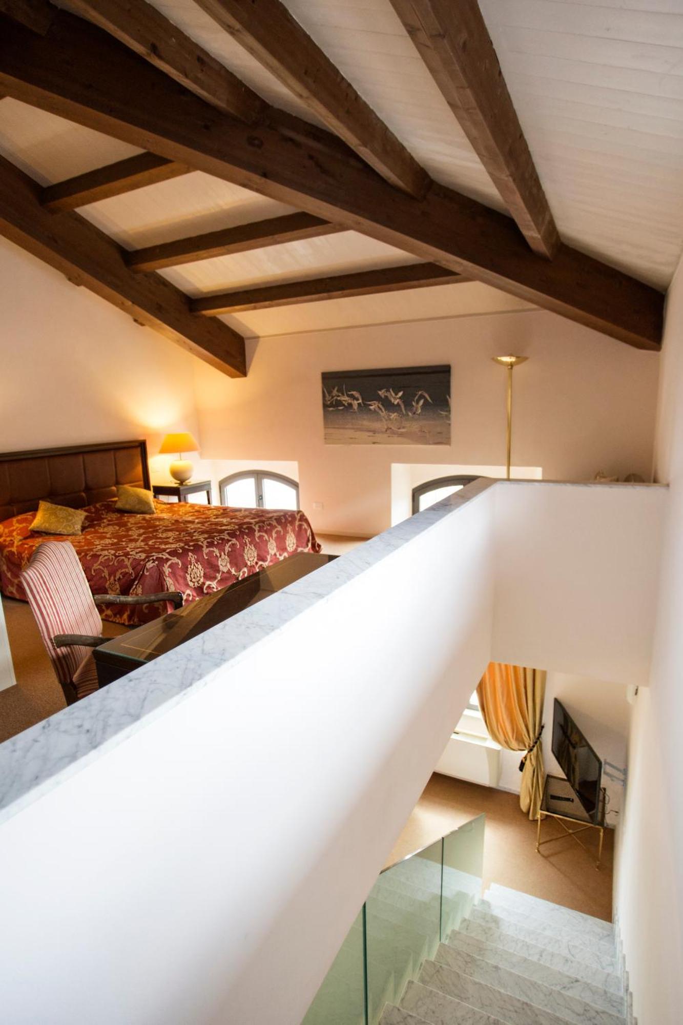 Miramare Apartments&Suites La Spezia Room photo