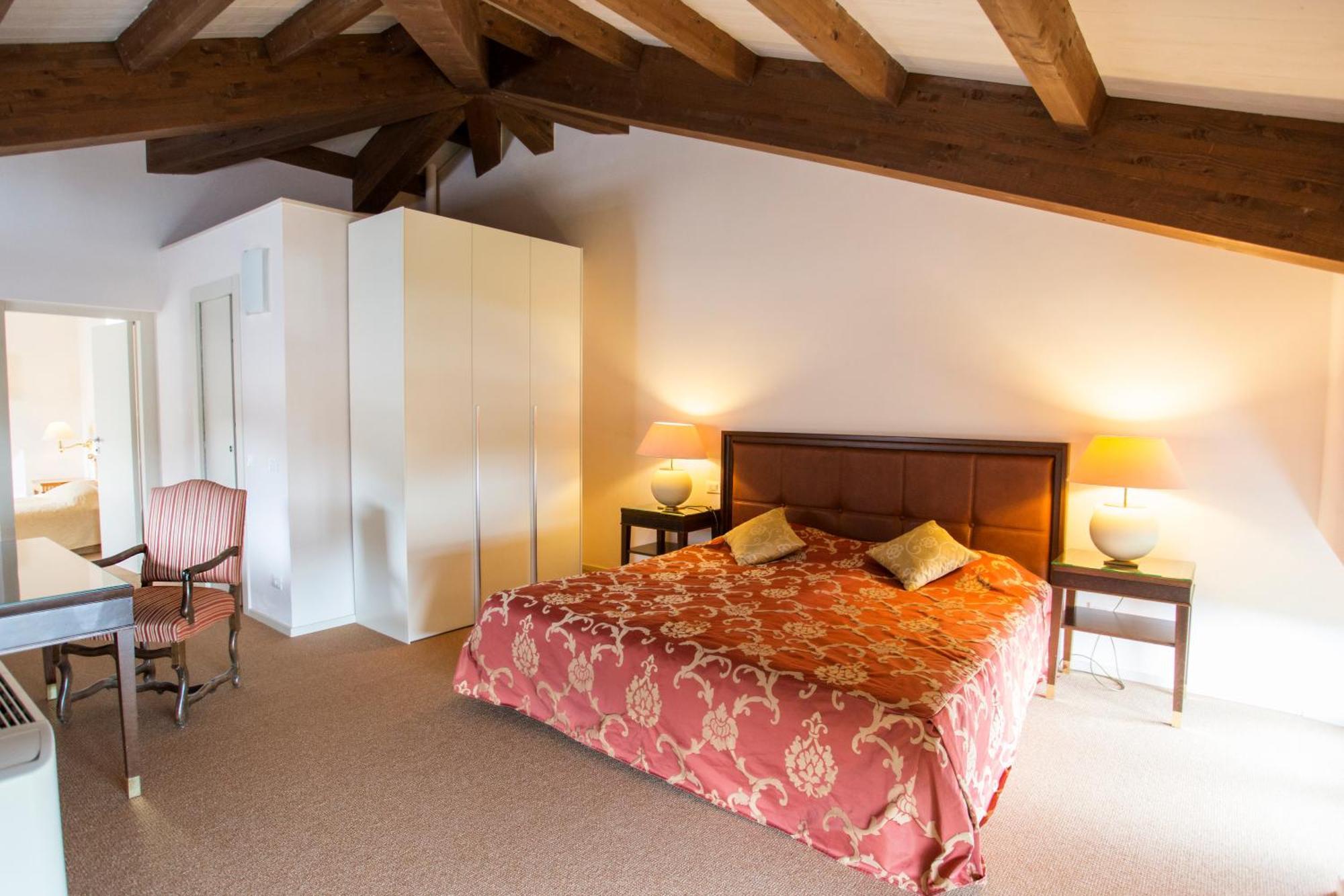 Miramare Apartments&Suites La Spezia Room photo
